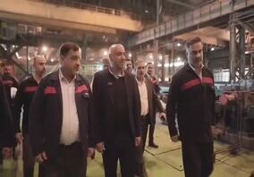 کلیپ کلنگ زنی دو پروژه احداث ایستگاه سوخت جایگزین (SNG) و نیروگاه خود تامین ۲۲ مگاواتی در شرکت فولاد اکسین خوزستان با حضور وزیر کار