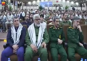 ویدیو: آیین تجلیل و قدردانی از بسیجیان فعال در جنگ تحمیلی ۱۲ روزه و خادمان موکب مرزی شهدای فولاد خوزستان