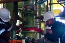 ویدیو: شروع موفقیت‌آمیز تولید مداوم شمش فولادی در مجتمع فولاد قائنات با حضور حسن یونسیان، مدیرعامل شرکت ملی فولاد ایران