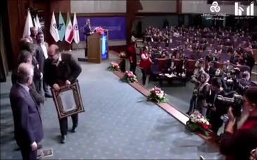 ویدئو: تجلیل از شرکت فولاد خوزستان به عنوان شرکت برتر صادرات گرا 