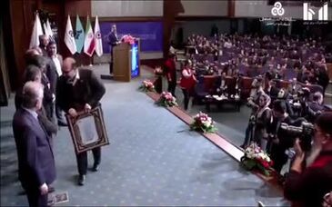 ویدئو: تجلیل از شرکت فولاد خوزستان به عنوان شرکت برتر صادرات گرا 