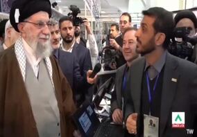 همراهی دکتر عطاالله معروفخانی مدیرعامل شرکت فولاد هرمزگان در کنار دکتر محمدیاسر طیب‌نیا مدیرعامل شرکت فولاد مبارکه