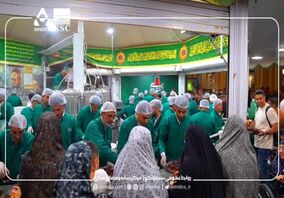 ویدیو:  حضور خادمان سیمیدکو در چایخانه حرم مطهر رضوی