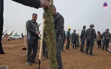 کاشت نهال توسط کارکنان شرکت جهان فولاد بمناسبت روز درختکاری

