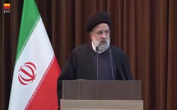 ویدیو: قاب خاطره حضور شهید جمهور حضرت آیت الله رئیسی در مراسم افتتاح کارخانه زمزم ۳ شرکت فولاد خوزستان