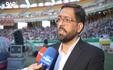 ویدیو: محمدجواد براتی، مدیر روابط عمومی فولاد مبارکه، در حاشیه برگزاری ویژه برنامه در مسیر قله‌ها در ورزشگاه نقش جهان