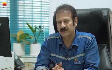 ویدئو:صحبت های صمیمانه مهران نشیبی مدیر توزیع و تعمیرات برق فولاد خوزستان در روزهای گرم و پرمصرف برق سال