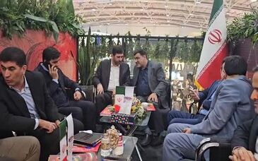 ویدیو:حضور دکتر امیر نماینده مردم اهواز در مجلس شورای اسلامی همراه با جمعی از مدیران صندوق بازنشستگی کشوری و هلدینگ صبا انرژی در غرفه شرکت فولاد اکسین خوزستان