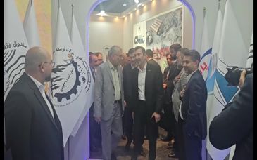 بازدید رئیس هیأت عامل ایمیدرو از غرفه چادرملو در نمایشگاه فولاد کیش