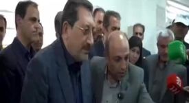 ویدیو: بیننده گزارش برنامه تلویزیونی «برخط» از آیین افتتاح فاز اول نیروگاه خورشیدی ۶۰۰ مگاواتی فولاد مبارکه توسط رئیس‌جمهور باشید