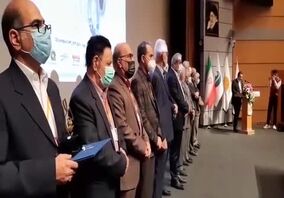  ویدئو: لحظه انتخاب امین ابراهیمی، مدیرعامل شرکت فولاد خوزستان به عنوان مرد سال فولاد ایران